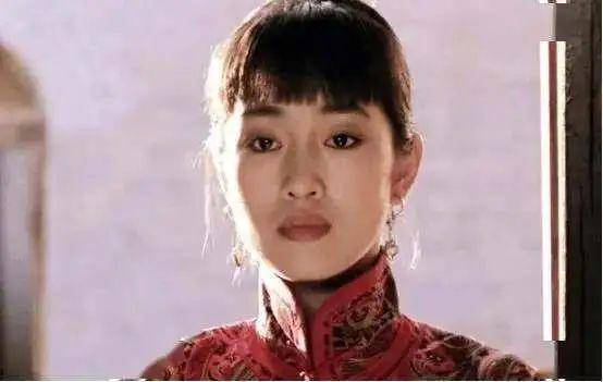 星个个美艳动人却鲜花插在牛粪上！j9平台被老头“糟蹋”的4位女(图9)