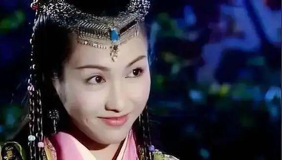 星个个美艳动人却鲜花插在牛粪上！j9平台被老头“糟蹋”的4位女(图14)