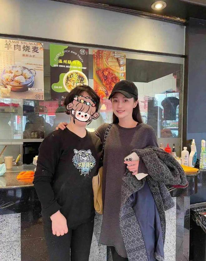星个个美艳动人却鲜花插在牛粪上！j9平台被老头“糟蹋”的4位女(图15)