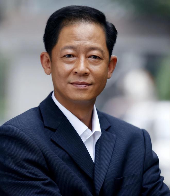 王志文一人单挑30多家媒体毫不畏惧！九游会J9入口震惊娱乐圈的口香糖事件(图2)