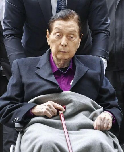 共享”同一女星亲兄弟为财权内斗互撕j9国际韩国财阀家族丑闻：父子“(图7)
