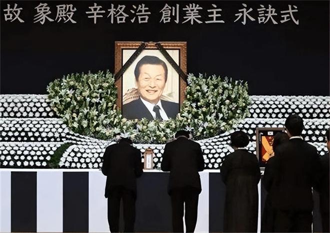 共享”同一女星亲兄弟为财权内斗互撕j9国际韩国财阀家族丑闻：父子“(图6)