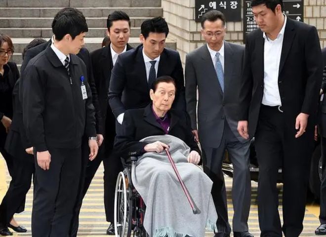 共享”同一女星亲兄弟为财权内斗互撕j9国际韩国财阀家族丑闻：父子“(图3)