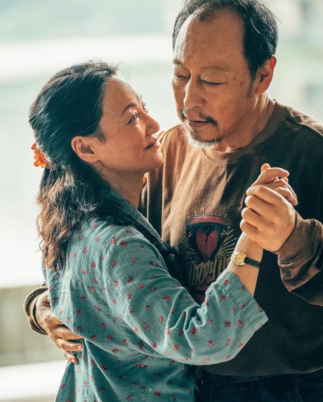 岁正是“当打之年”不拼位置就给别人了j9九游会真人第一品牌惠英红：65(图13)