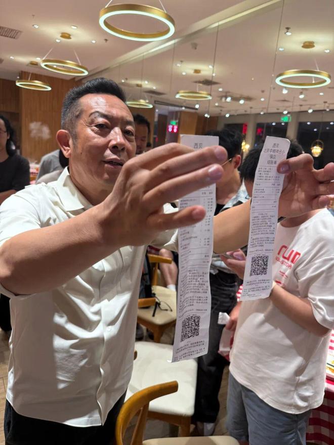 龙称将起诉罗晒出其账单：5人点15份菜只有两份没吃完J9数字平台罗永浩悬赏10万征集西贝预制菜线索！贾国(图2)